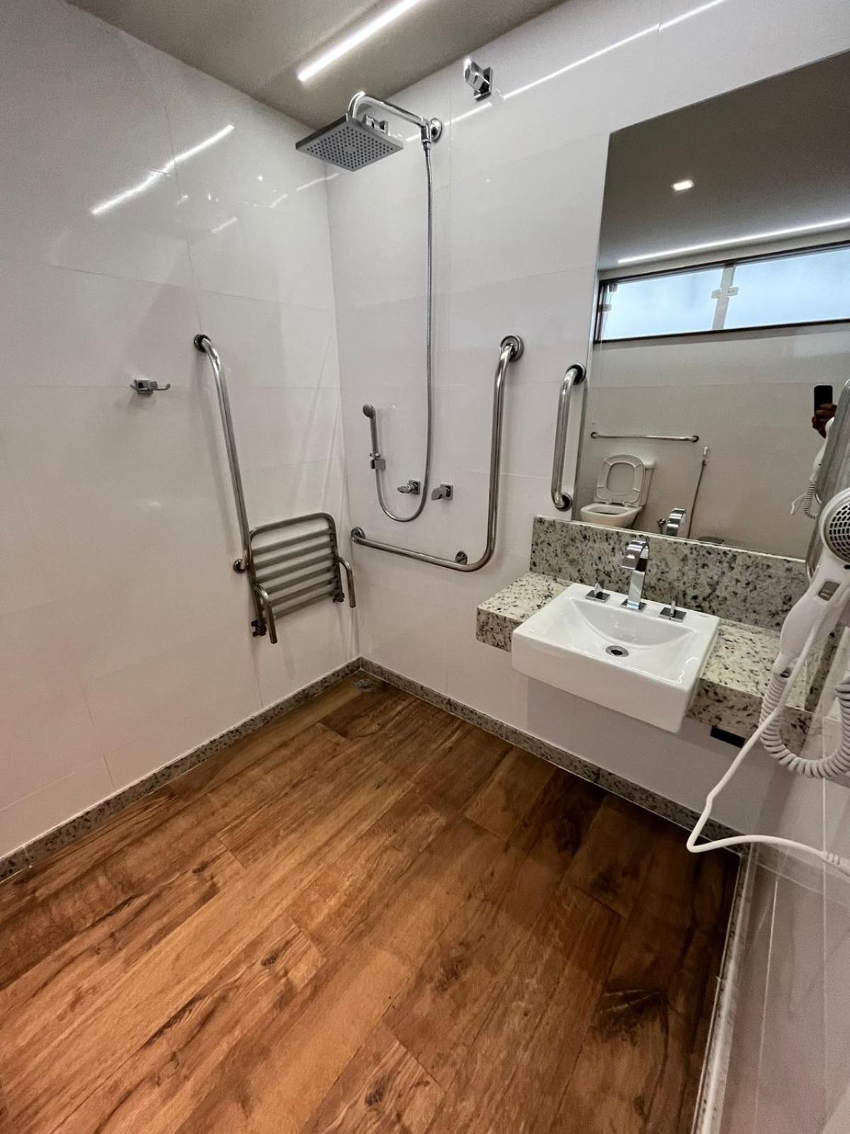 Capri Hotel Дуки ди Кашиас Екстериор снимка