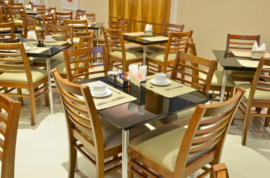 Capri Hotel Дуки ди Кашиас Екстериор снимка